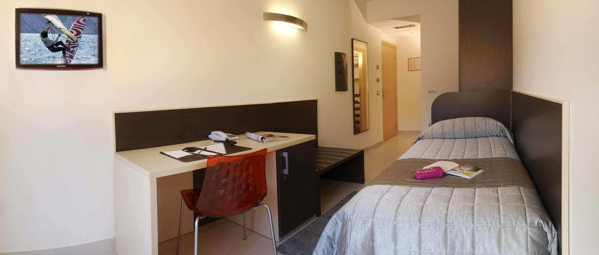 Hotel Garni Corallo Torbole Sul Garda Exterior foto